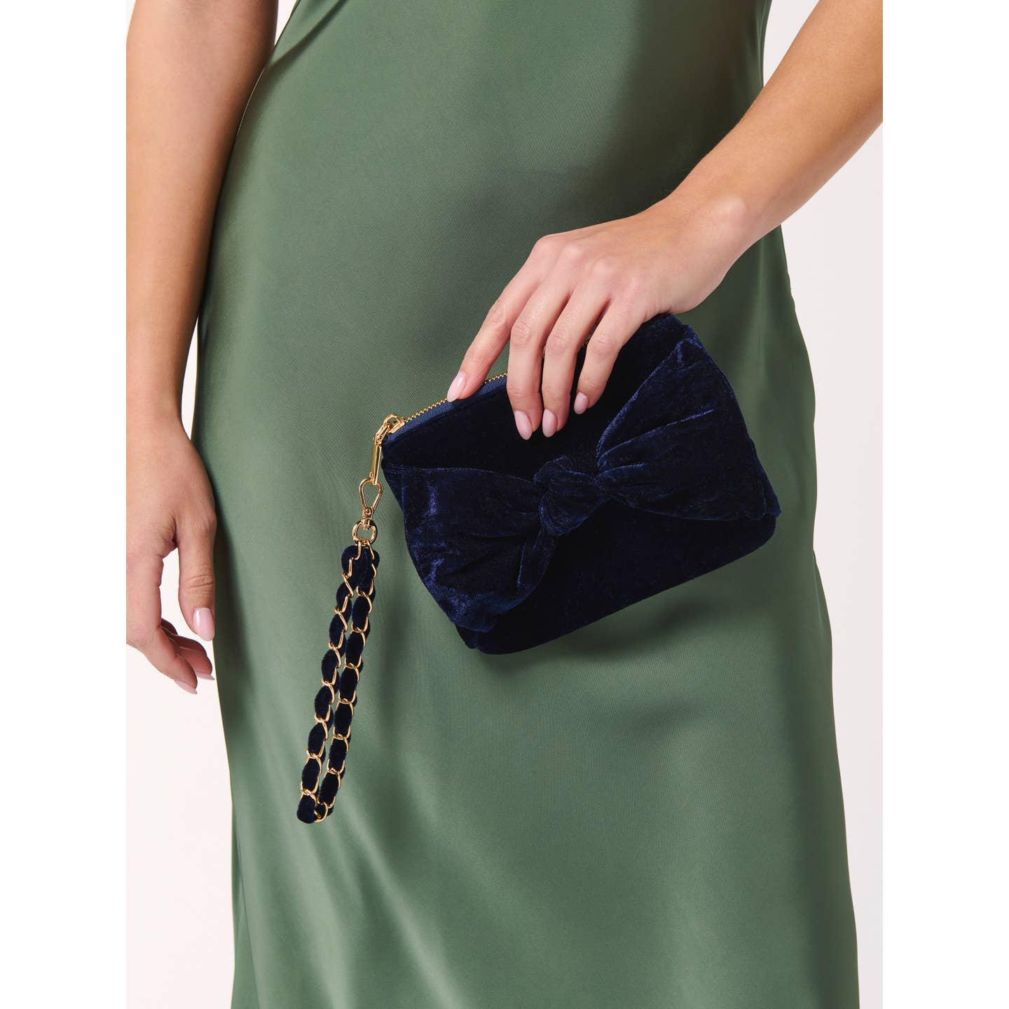 Navy Bea Bow Wristlet