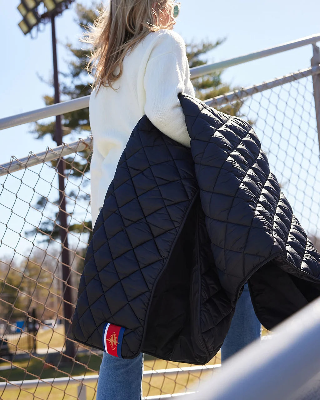 Waterproof Puffer Blanket with Pockets