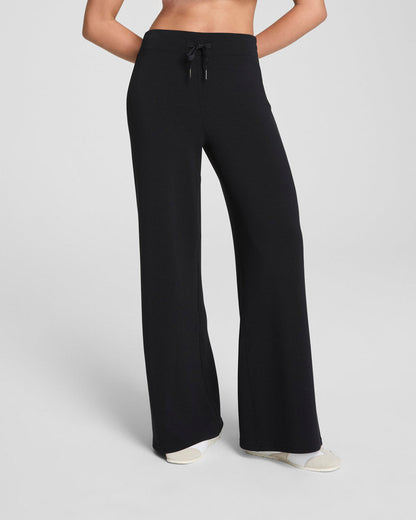 Black AirEssentials® Wide Leg Pant