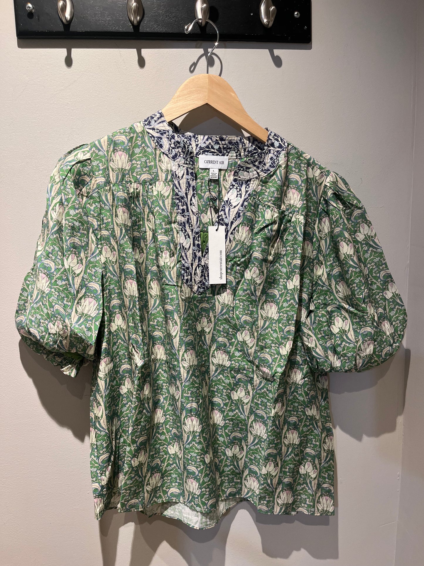 Green Split Neck Puff Sleeve Blouse