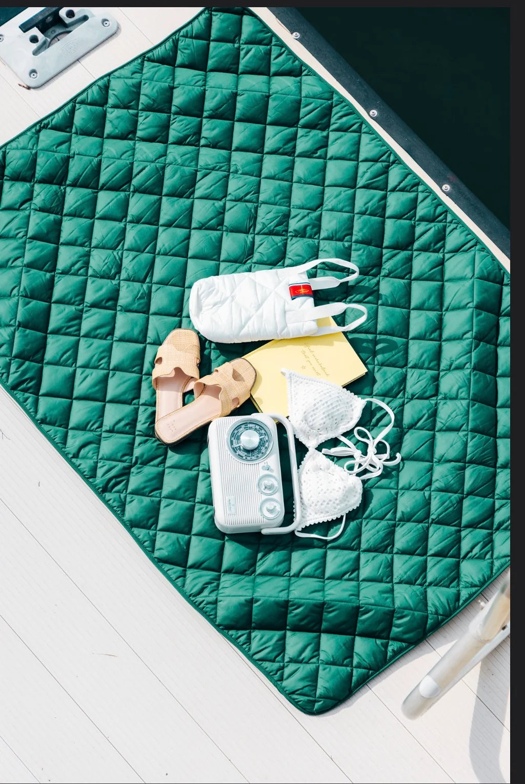 Waterproof Puffer Blanket with Pockets