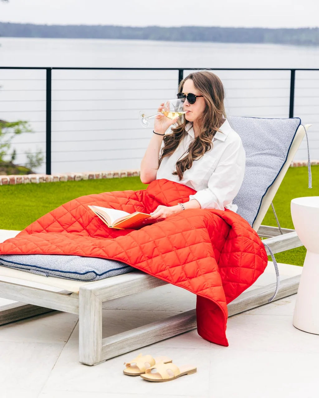 Waterproof Puffer Blanket with Pockets