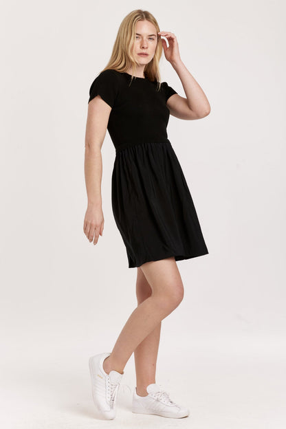 AVALON MOCK NECK SHORT SLEEVE DRESS BLACK