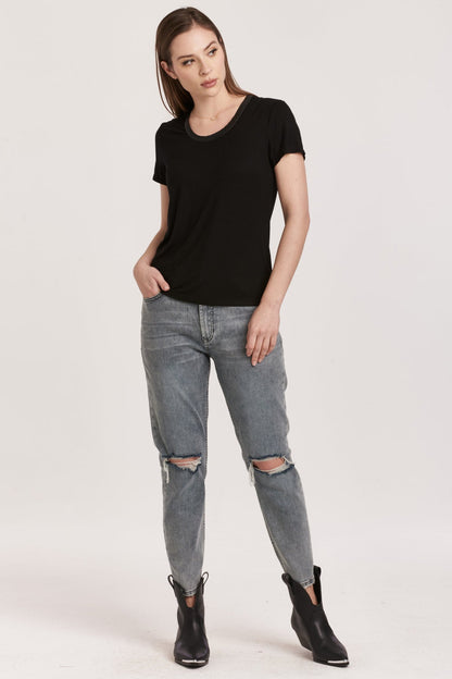 BLACK SCOOP NECK TOP W/PLEATHER BAND BLACK