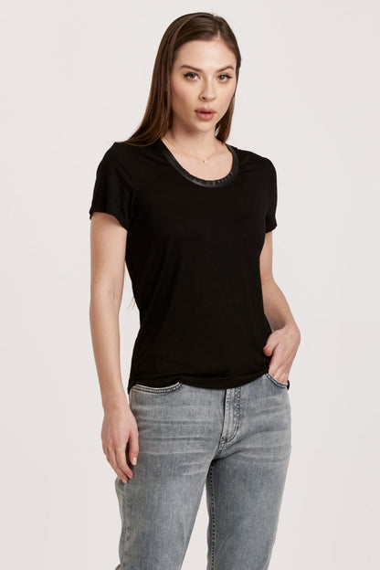 BLACK SCOOP NECK TOP W/PLEATHER BAND BLACK