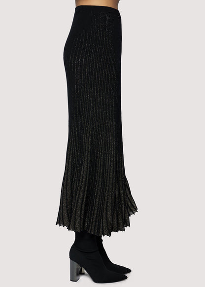 Black Treasures of Light Skirt